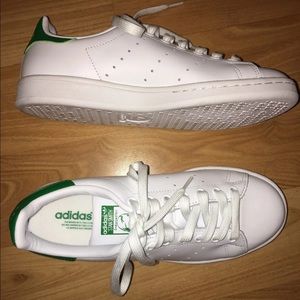 SOLD ❌Green Stan Smiths
